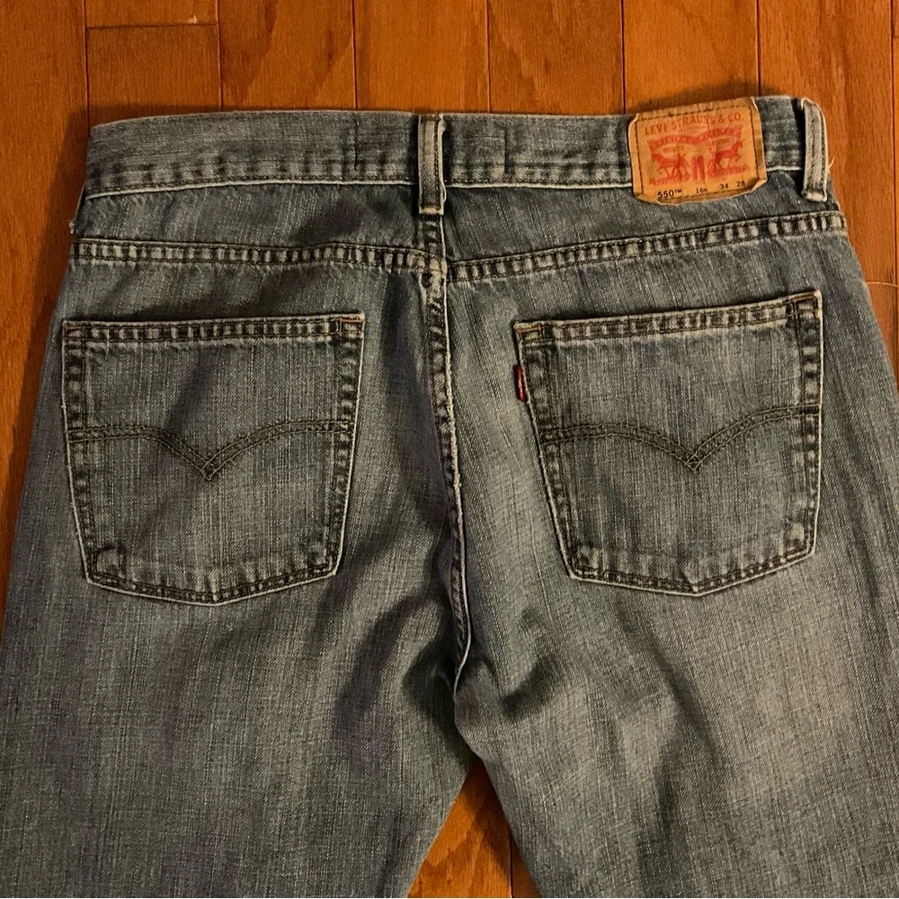 Levi’s 550 Relaxed Fit Zipper 🪰 Jeans!
